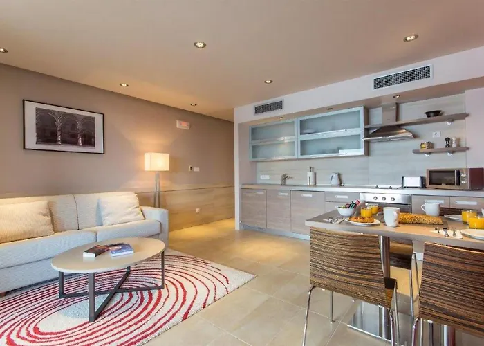 3 Bedroom In 아파트 *