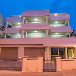 Apartamento Stunning Apartment In Molunat With Wifi *